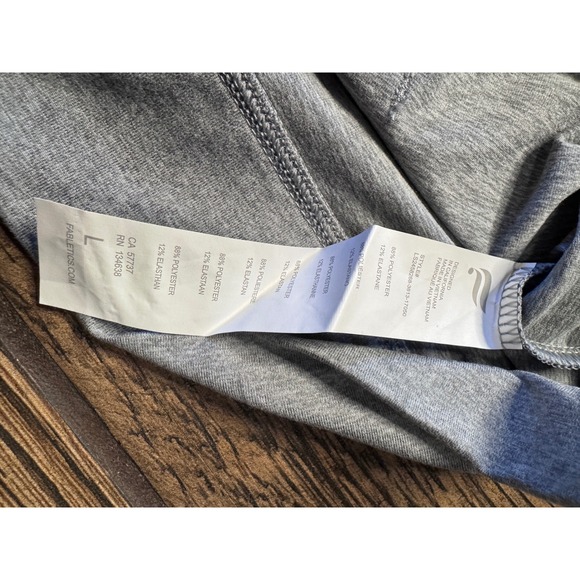 Fabletics Grey Cropped Hoodie Sweatshirt Athleisure Athletic Workout Size L - Picture 4 of 9